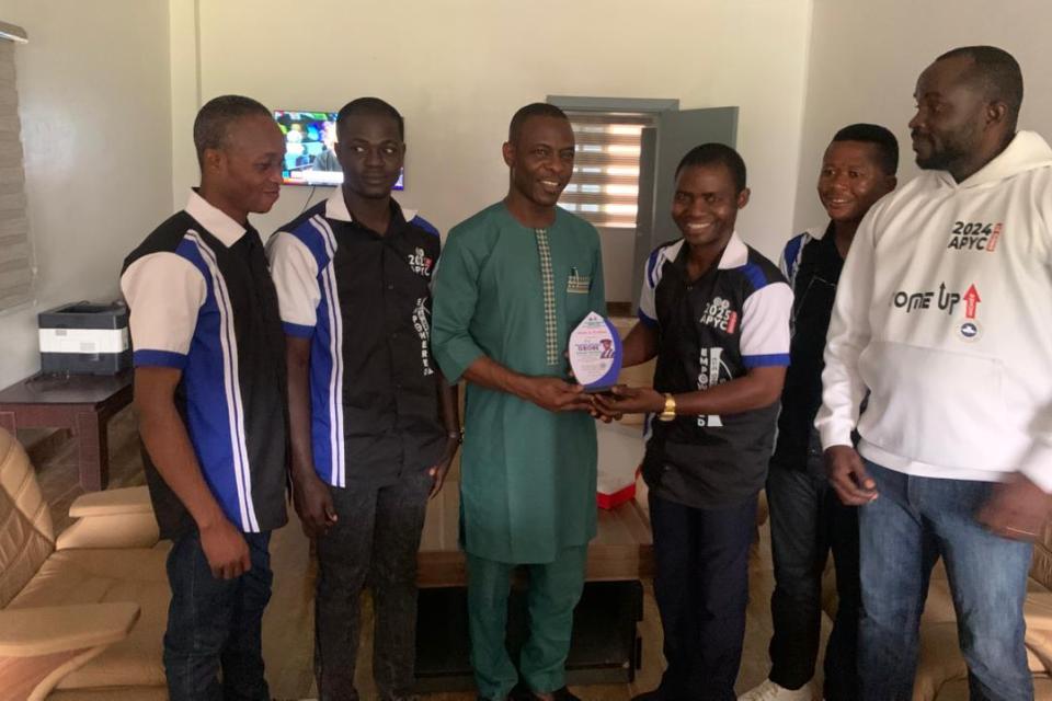 SMU VC bags award, pledges more commitment