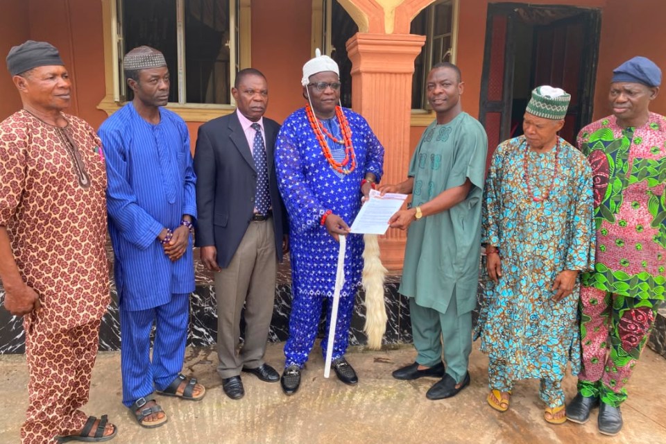 Sam Maris University Management Visits Olusupare, Reaffirms Commitment to Community Development